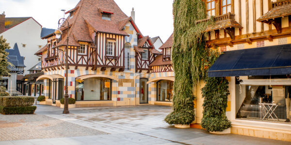 Street,View,With,Beautiful,Old,Houses,In,The,Center,Of Street,View,With,Beautiful,Old,Houses,In,The,Center,Of